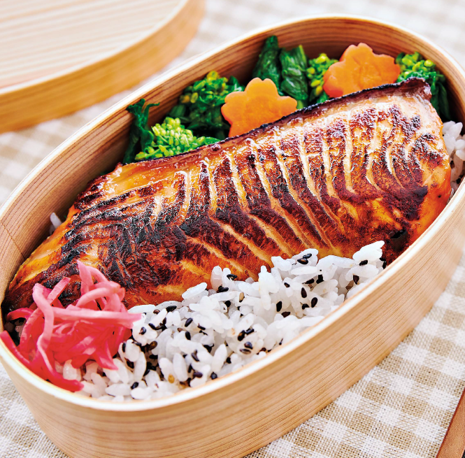 Grilled Salmon Bento - COOK & MESHIAGARE